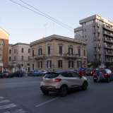 Sottopassi, ponti, strade pedonali, passaggi nascosti e al centro una delle pi� antiche chiese della citt�. E� questa la caratteristica della piccola zona di Sant�Antonio, affacciata su piazza Luigi di Savoia e stretta tra la ferrovia e il cuore del quartiere Madonnella di Bari